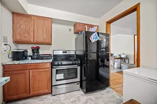 1534 Grant St, North Braddock, PA 15104 - Photo 9