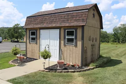 555 Fairway St, South Strabane, PA 15301 - Photo 9