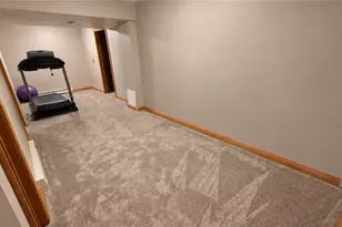 401 Lexington Dr, Hempfield Township, PA 15601 - Photo 23