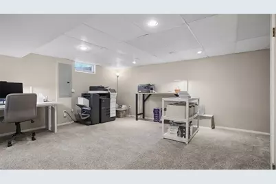 102 Agate Dr, Verona, PA 15147 - Photo 33