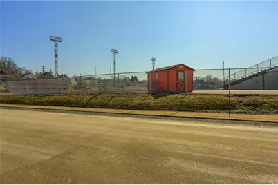 609 E Division St, New Castle, PA 16101 - Photo 23