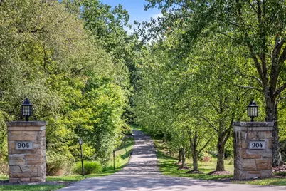 904 Champlain Place, Adams Township, PA 15044 - Photo 5