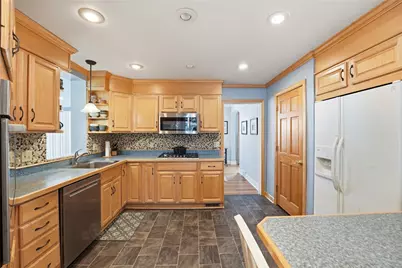 421 E Washington Blvd, Grove City Boro, PA 16127 - Photo 13