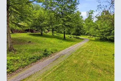 21 W Hillcrest Rd, Nottingham, PA 15330 - Photo 3