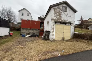 1633 New York Ave, Port Vue, PA 15133 - Photo 3