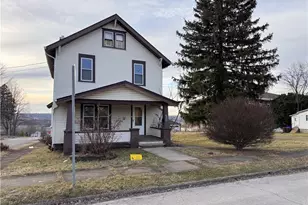 400 Emerson Ave, Farrell, PA 16121 - Photo 1