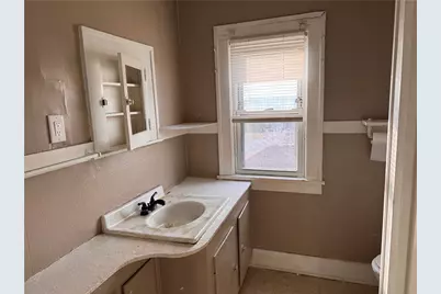 400 Emerson Ave, Farrell, PA 16121 - Photo 15