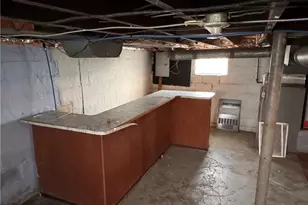 400 Emerson Ave, Farrell, PA 16121 - Photo 5