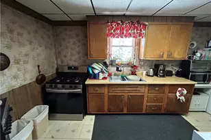 432 Grandview Ave, West Mifflin, PA 15122 - Photo 5