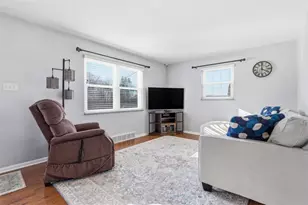 6 Suffolk Dr, Robinson Twp, PA 15108 - Photo 5