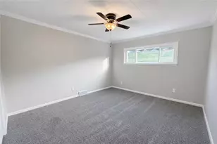 417 Division Ave, Ellwood City, PA 16117 - Photo 17