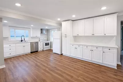 417 Division Ave, Ellwood City, PA 16117 - Photo 11