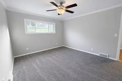 417 Division Ave, Ellwood City, PA 16117 - Photo 21