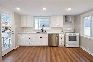417 Division Ave, Ellwood City, PA 16117 - Photo 9