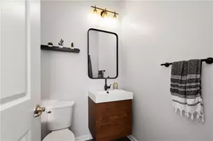 4005 Crown Dr, South Park, PA 15129 - Photo 5