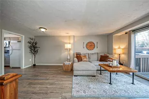 605 Bayberry Ln, North Fayette, PA 15126 - Photo 5