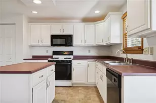 1051 Finchley Rd, North Huntingdon, PA 15642 - Photo 17