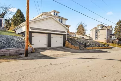 116 Center Ave, Mt Pleasant Boro, PA 15666 - Photo 3