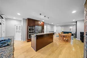 2619 Stromberg St, Pittsburgh, PA 15203 - Photo 9