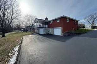 225 Chaucer Dr, Irwin, PA 15642 - Photo 3