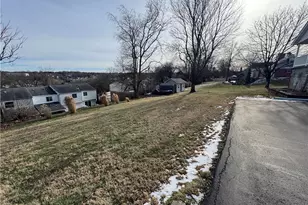 225 Chaucer Dr, Irwin, PA 15642 - Photo 5