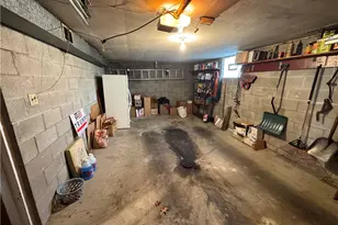 225 Chaucer Dr, Irwin, PA 15642 - Photo 15