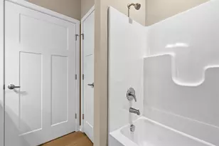 294 Olivia Dr, Pittsburgh, PA 15068 - Photo 11