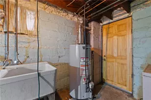 33 Cedricton St, Pittsburgh, PA 15210 - Photo 11