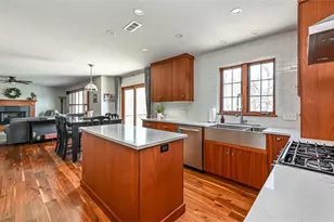 609 Cheshire Dr, Seven Fields Boro, PA 16046 - Photo 9