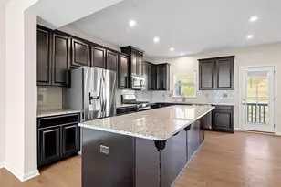 4009 Crown Dr, South Park, PA 15129 - Photo 7