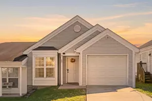 607 Locust St, Coraopolis, PA 15108 - Photo 1