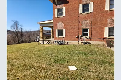 138 Victoria Dr, Franklin Township, PA 15370 - Photo 7