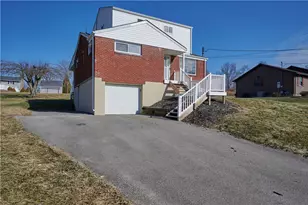 206 Oak Dr, East Franklin Township, PA 16201 - Photo 3