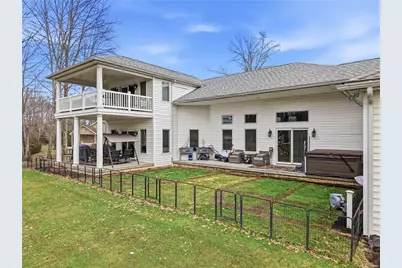 2440 Pierce Bluffs Dr, Hermitage, PA 16148 - Photo 5