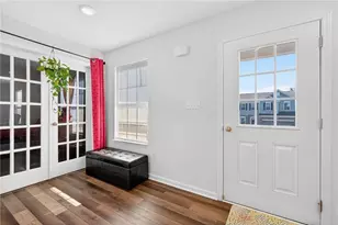 555 Gardenia Dr, Rostraver, PA 15012 - Photo 5