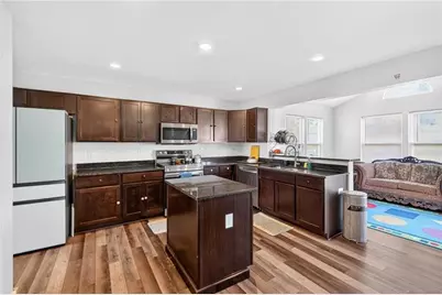 555 Gardenia Dr, Rostraver, PA 15012 - Photo 11