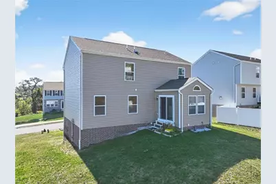 555 Gardenia Dr, Rostraver, PA 15012 - Photo 3