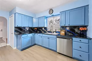 1131 Irwin St, Aliquippa, PA 15001 - Photo 11