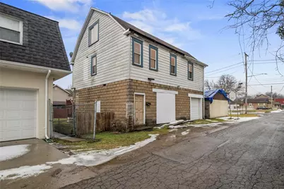 11 Tremont St, New Castle, PA 16102 - Photo 1