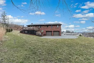 1267 Fall Ln, Irwin, PA 15642 - Photo 5