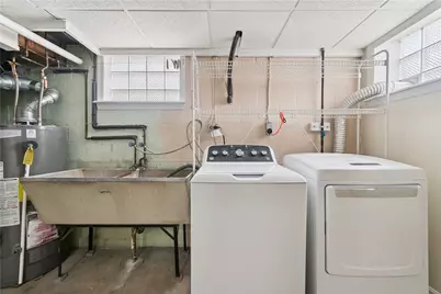 960 Illinois Ave, Pittsburgh, PA 15221 - Photo 13