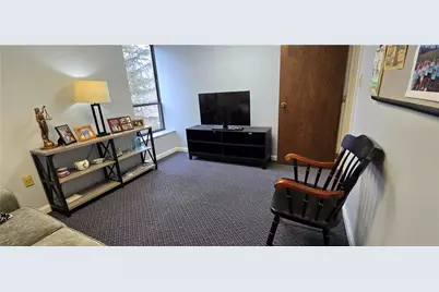 505 McKnight Park Dr, Ross Twp, PA 15237 - Photo 13