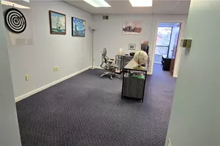 505 McKnight Park Dr, Ross Twp, PA 15237 - Photo 3