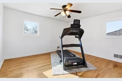 270 Twin Hills Dr, Pittsburgh, PA 15216 - Photo 23