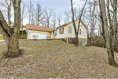 4 Victoria Drive, Greensburg, PA 15601 - Photo 3