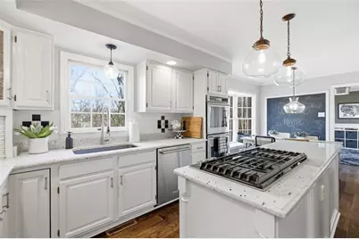 2529 Lindenwood Dr, Pittsburgh, PA 15090 - Photo 11