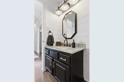 2529 Lindenwood Dr, Pittsburgh, PA 15090 - Photo 17