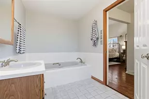 2529 Lindenwood Dr, Pittsburgh, PA 15090 - Photo 27