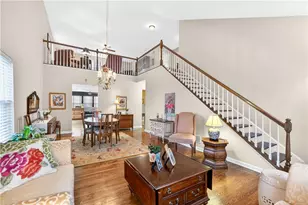 5309 Caste Dr, Pittsburgh, PA 15236 - Photo 3