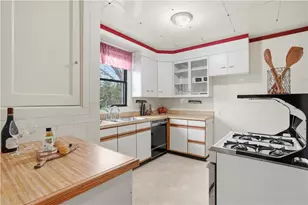 956 Milton St, Pittsburgh, PA 15218 - Photo 15